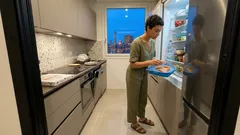 «Addio scatola della pizza»: il contenitore pieghevole che mette in ordine le fette in frigo (e salva la base)