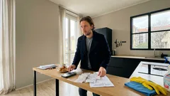 Colf e badanti: i nuovi conti di marzo 2026 tra paghe minime, somma fissa ed extra obbligatori