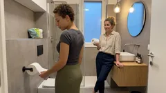 Carta igienica: il verso “giusto” del rotolo (e perché in bagno fa più differenza di quanto pensi)